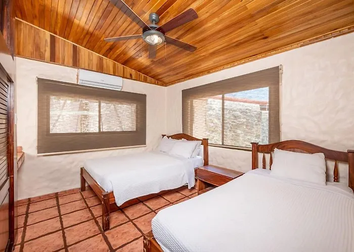 Comfortable Vacation Steps From The * Playa Grande